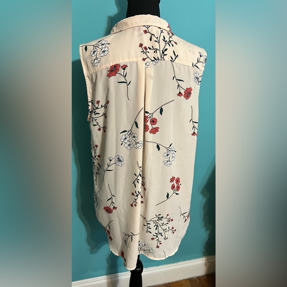 #190 New York & Compnay floral blouse - Picture 3 of 7